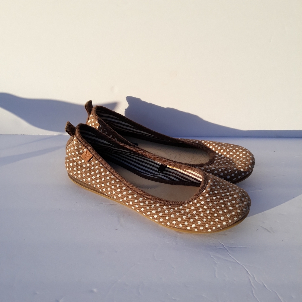 American Eagle Outfitters flats. Size 6. - Picture 2 of 3